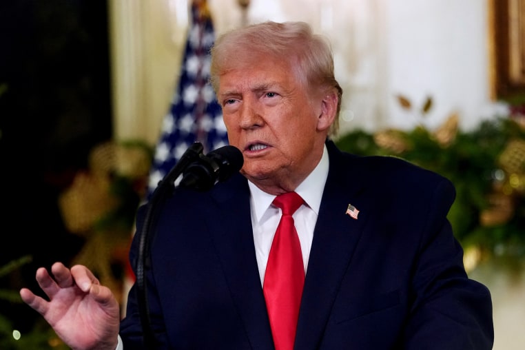 डोनाल्ड ट्रम्प यांनी व्हेनेझुएलावर अमेरिकन तेल मालमत्तेच्या मोबदल्यासाठी दबाव वाढवला