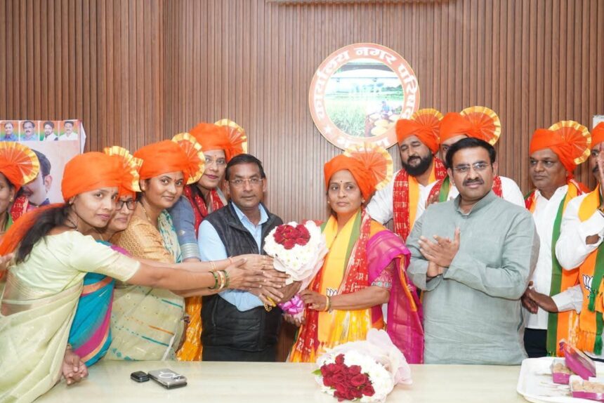 Bhandara Nagar Parishad meeting under President Madhura Milind Madankar for city development